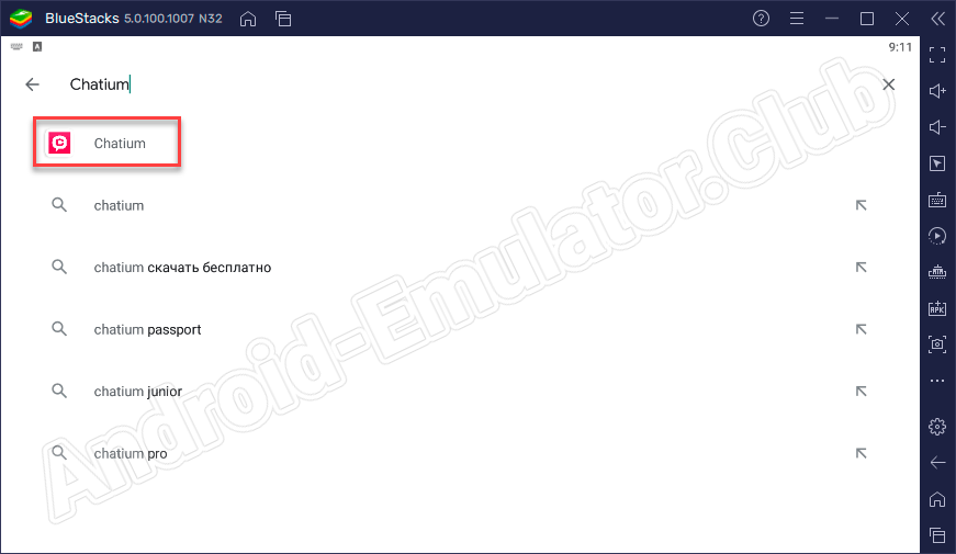 Выбор приложения Chatium из поиска Play Market